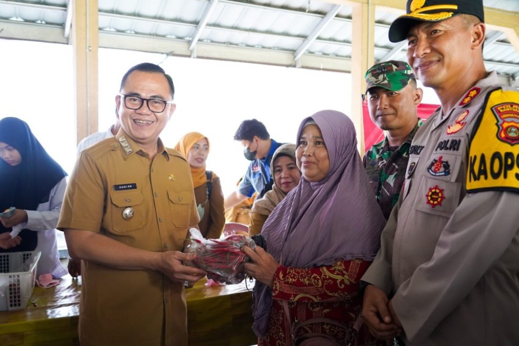 Tekan Inflansi, Pj Bupati Banyuasin Diawal Tahun 2024 Gelar Pasar Murah