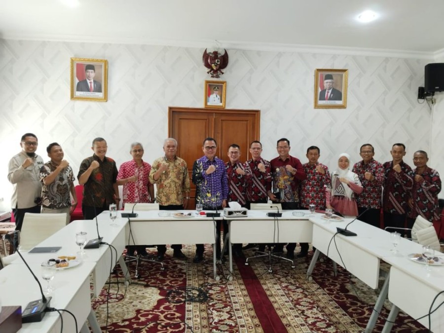 Antisipasi Kemacetan Jelang Idul Fitri, Pj Bupati Banyuasin Perintahkan Pengerjaan Saluran Air di Boom Berlian