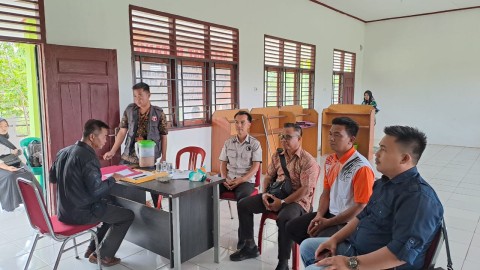 Polsek Penukal Utara Monitor Tes Wawancara Calon Pengawas PTPS