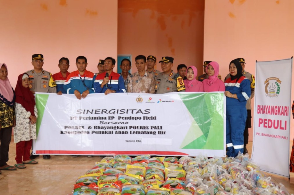 Pertamina EP 2 Pendopo Field, Menggandeng Polres PALI dan Bhayangkari Polres PALI Bagikan Bantuan Sosial Kepada Masyarakat