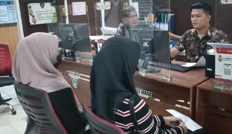 Reni Permatasari, Korban Penganiayaan Laporkan Tetangga Ke Polrestabes Palembang