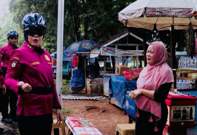 Lakukan ‘Coolling System’ di Kawasan Wisata, Personel Ditpam Obvit Polda Sumsel Gelar Patroli Bersepeda