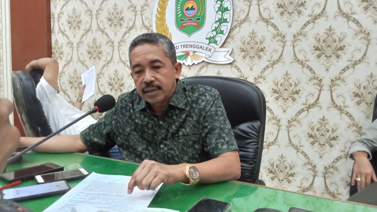 Pansus LKPJ Rapat Kerja Dengan TAPD