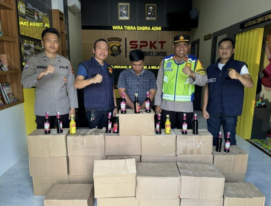 Polsek Muara Lakitan Gerebek Gudang Miras, Ratusan Botol Miras Berbagai Merek Disita