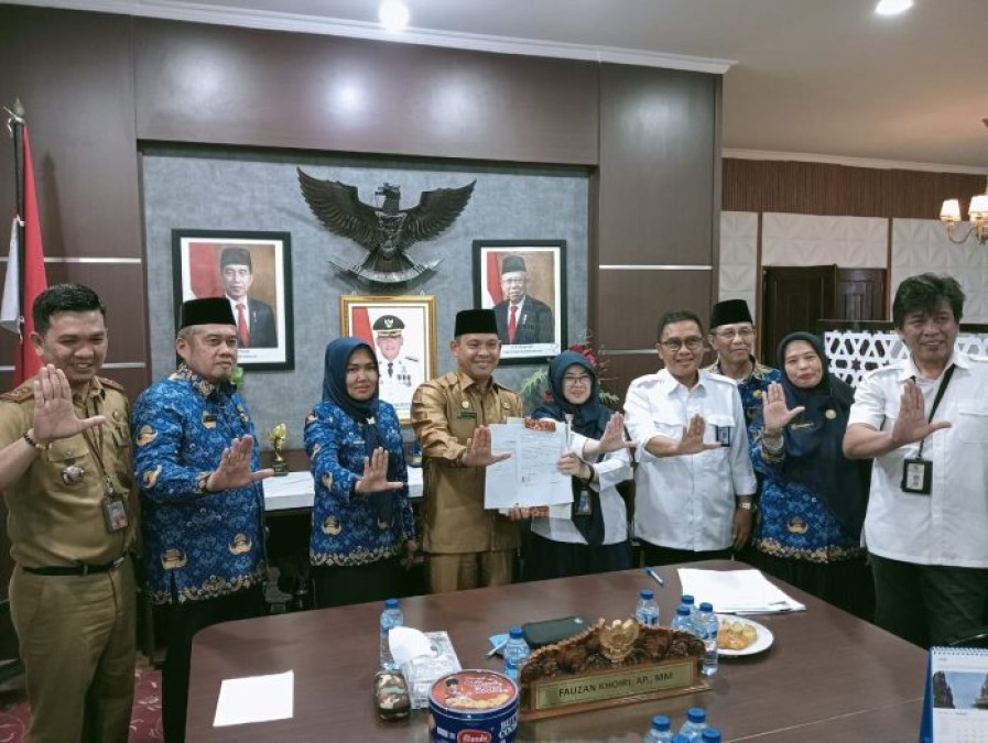 Pj Bupati Tanda Tangani Serah Terima Aset Dari Dirjen Cipta Karya Kementerian PU PR