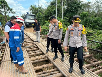 Pengendara Dilarang Melintasi Jembatan Penghubung Kabupaten Musi Rawas ke Pali