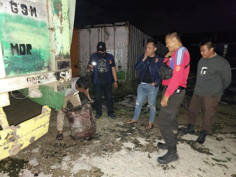 Pelaku Illegal Minning Berikut Truknya Ditangkap Subdit IV Tipidter Ditreskrimsus Polda Sumsel, 88,2 Ton Batubara Illegal disita