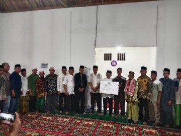 Dampingi Wakil Bupati Pali, Kompol Al Busro Ikut Safari Ramadhan 1445 H