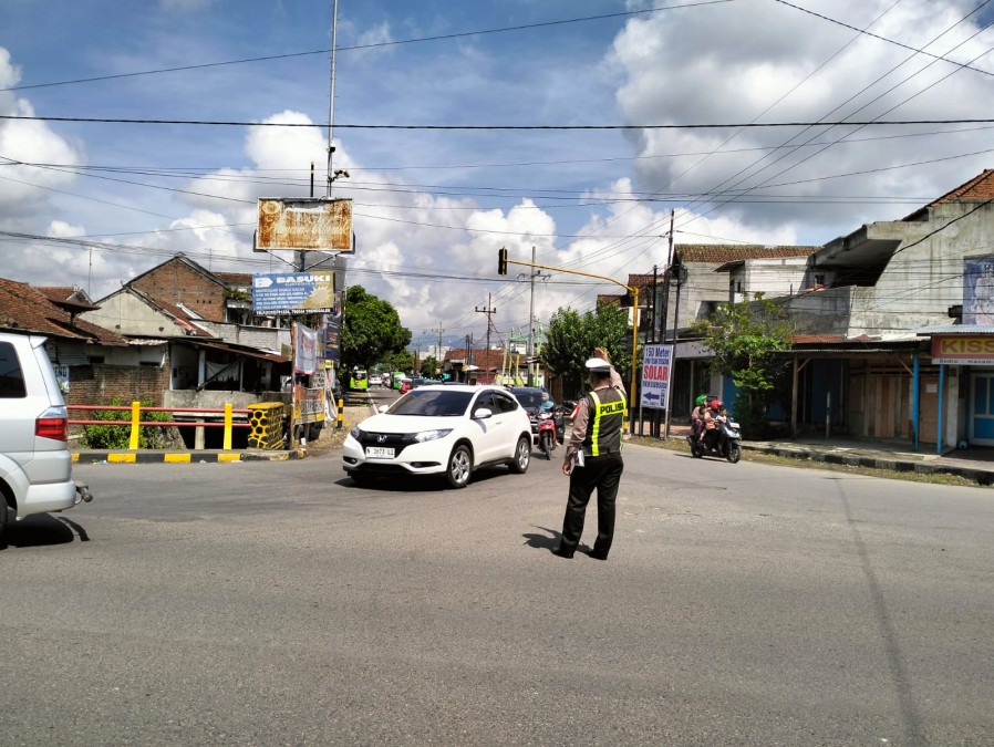 Melihat Dari Dekat, Saat Polisi Trenggalek Berjibaku Amankan Lebaran