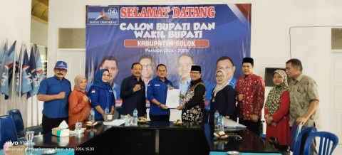 Lima Kandidat Kembalikan Formulir Cabup ke DPC Demokrat Solok