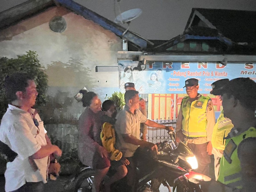 Polsek Tanah Abang Turut Mengatur Lalu Lintas