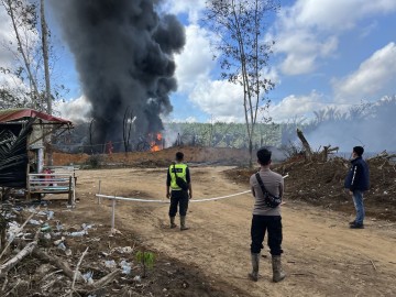 Kemballi Sumur Minyak Illegal Meledak di Keluang, Muba