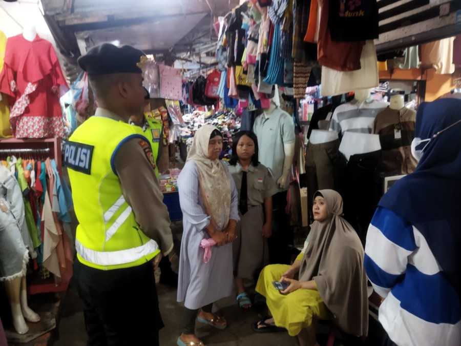 Satuan Samapta Polres PALI Kunjungi Pasar Pendopo