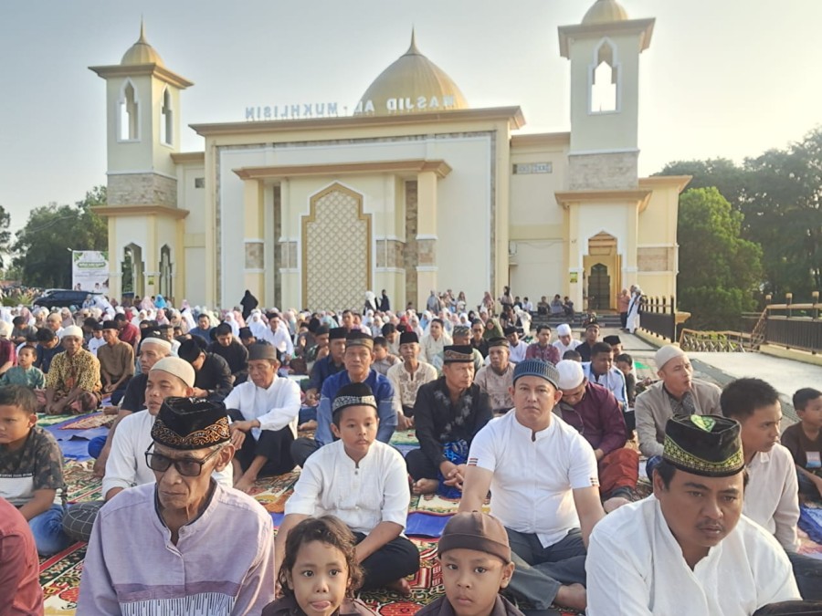 Bupati Pali, Managamen PT Pertamina Hulu Rokan Zona 4 Pendopo Field dan Masyarakat Sholat Idul Adha Berjamaah Penuh Khidmat