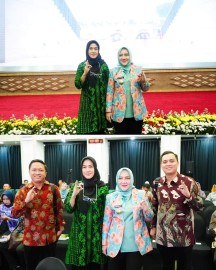 MANTAP !!! Bupati Mura Ratna Machmud Terima Penghargaan Abipraya Prasasya dari Menkes RI