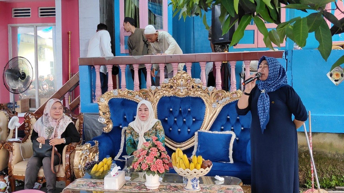 Calon Walikota Fitrianti Agustinda Silahturahmi Ke Kediaman H. Jauhari
