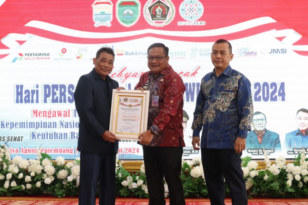 Peduli Pers, Pj Walikota Lubuklinggau Diganjar Penghargaan “Sahabat Mitra PWI”