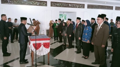 Pj Bupati Empat Lawang Lantik Pejabat Esselon III dan Kepala Puskesmas