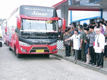 Pj Bupati Empat Lawang Melepas 55 Calon Jamaah Haji dengan Pesan Penuh Makna
