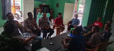 Polsek Tanah Abang Gelar Jumat Curhat di Desa Raja