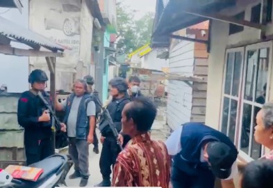 Razia Narkoba di ‘Tangga Buntung’, Tim Gabungan Polda Sumsel Amankan 3 Orang, Sabu dan Alat Bong
