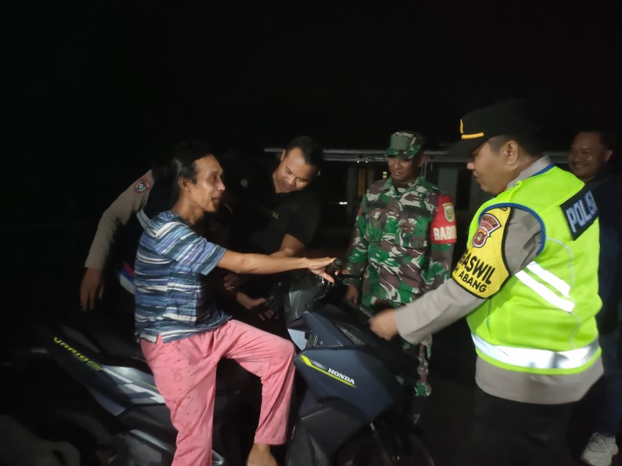 Razia KRYD Gabungan Bersama Babinsa Koramil 404-03/Talang Ubi Berikan Teguran Pelanggar