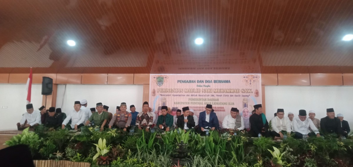 Kapolsek Talang Ubi Hadiri Peringatan Maulid Nabi Muhammad SAW di Pendopo Guest House Bupati Komperta