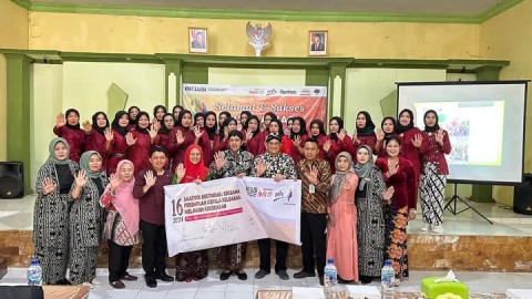 Wabup Syah Wisuda Lulusan Pelatihan Kewirausahaan Akademi Paradigta Indonesia 2024 di Trenggalek