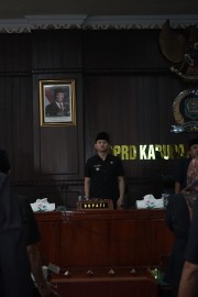 Bupati Arifin Dengarkan Pandangan Umum Fraksi DPRD Tentang Penyertaan Modal di 3 BUMD Trenggalek