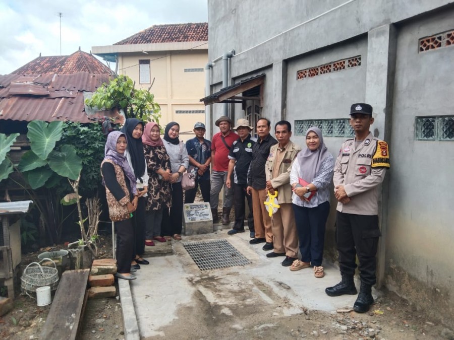 Polsek Penukal Abab Monitoring Pembangunan Los Pasar dan Siring Pipa Bok