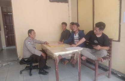 Polsek Penukal Abab Gelar Jum’at Curhat di Desa Prambatan
