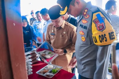 Program Makan Bergizi Gratis Dimulai di Empat Lawang, 3.088 Porsi Dibagikan di Hari Pertama