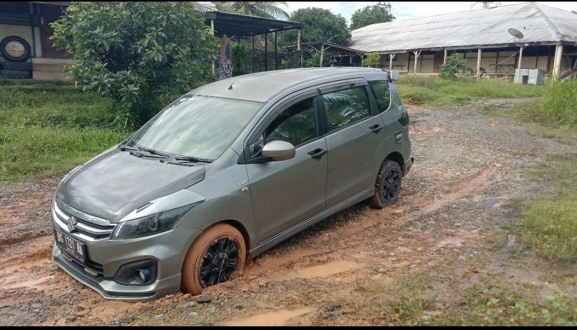 Jalan Komplek Aspol Pali Rusak Parah, Penghuni