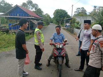 Polsek Tanah Abang Bagikan Takjil Ramadan, Perkuat Ikatan Sosial Masyarakat