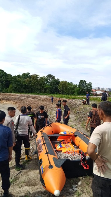 Lima Bocil Mandi di Sungai Kelekar, Satu Meninggal Empat Selamat