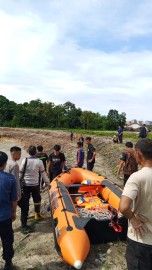 Lima Bocil Mandi di Sungai Kelekar, Satu Meninggal Empat Selamat