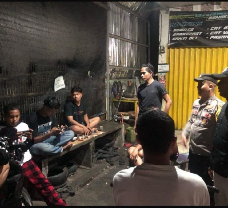 Polsek Talang Ubi Gelar Patroli Malam di Jalur Lintas PALI–Muara Enim, Situasi Kondusif dan Aman