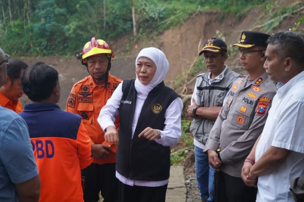 Khofifah Akan Turunkan Tim Ahli Universitas Brawijaya Dalam Penanganan Tanah Longsor Desa Depok Bendungan