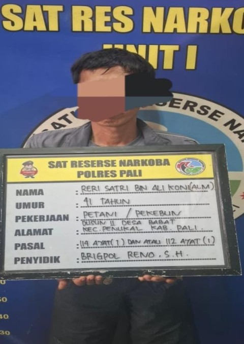 Tengah Asyik Duduk Dipondok,Pengedar Sabu Diringkus Satresnarkoba Polres PALI