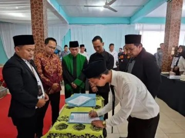 Bawaslu Empat Lawang Lantik 30 Panwascam Kawal PSU Pilkada 2024