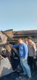 KEBAKARAN RUMAH KOSONG DI TALANG PIPA DIDUGA AKIBAT KORSLETING LISTRIK, KERUGIAN CAPAI RP 20 JUTA