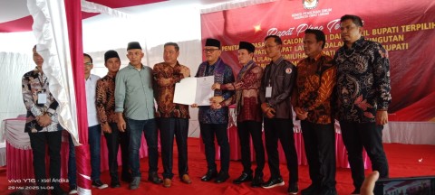 Joncik – Arifai Resmi Ditetapkan sebagai Bupati dan Wakil Bupati Empat Lawang Terpilih