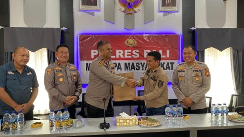 Kapolres PALI Turun Langsung ke Desa Suka Maju: Dengarkan Suara Rakyat, Tegaskan Komitmen Jaga Kamtibmas
