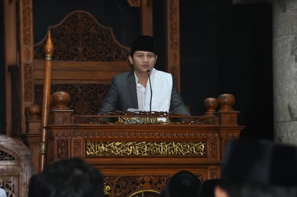 Mas Ipin Shalat Idul Adha di Masjid Agung Baiturrahman Trenggalek