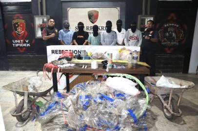 Polres Tulungagung Tangkap Sekelompok Remaja yang Menerbangkan Balon Udara Liar