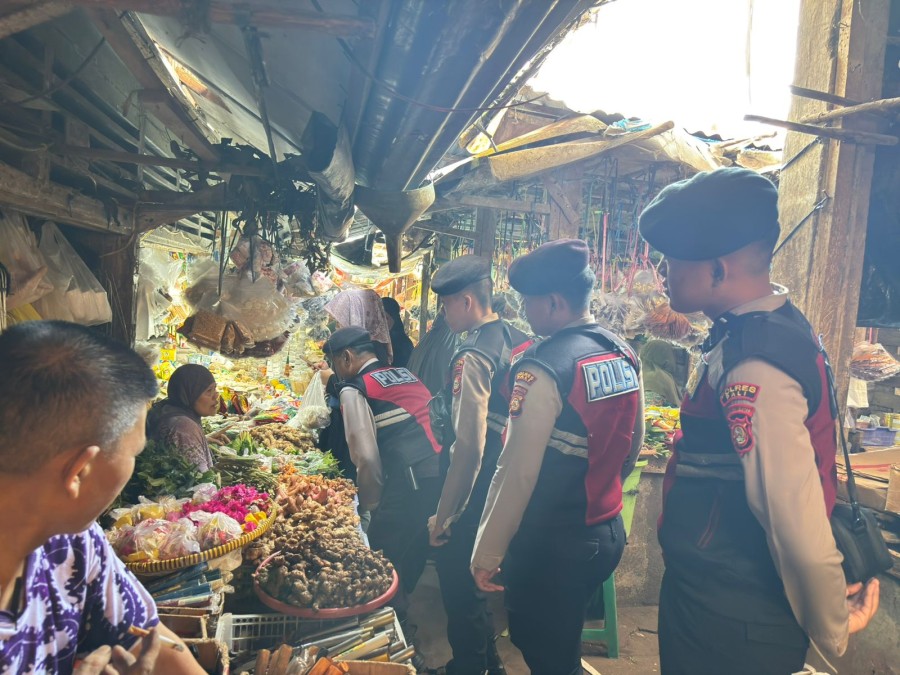 Tegas! Sat Samapta Polres PALI Sisir Pasar Induk, Bubarkan Potensi Premanisme