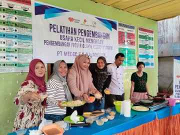 Dalam Upaya Meningkatkan Produk Olahan, Medco E&P Gelar Pelatihan Kepada KWT Desa Pelawe