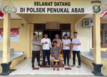 Gegara Tak Mau Menuruti Perintah,Pria Di PALI Dikeroyok Dan Ditusuk Pakai Pecahan Botol Kecap