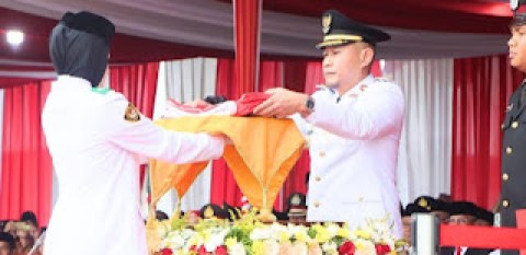 Wali Kota Lubuk Linggau Pimpin Upacara HUT ke-80 RI, Sematkan Satyalancana dan Serahkan Remisi