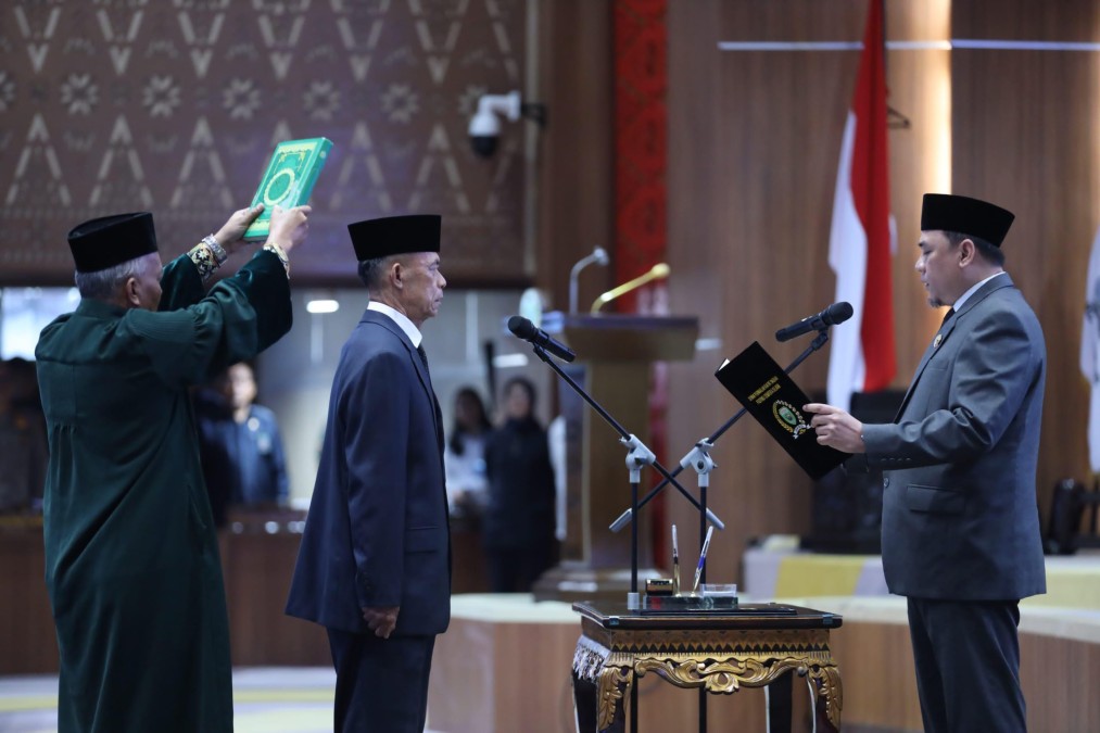 Wagub Cik Ujang Hadiri Paripurna PAW DPRD Sumsel, Ganjar Iman Resmi Dilantik Gantikan Samsul Bahri